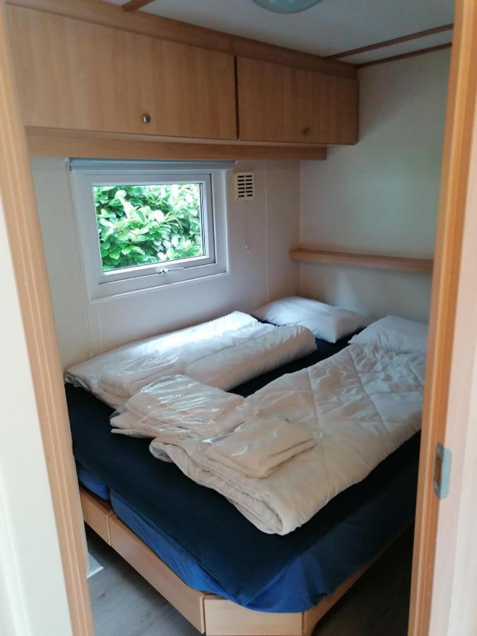 Chalet 4-6 Personen Epe F15 Van Alle Gemakken Voorzien Max Aantal Volwassen Personen Bedraagt 4 Exteriér fotografie