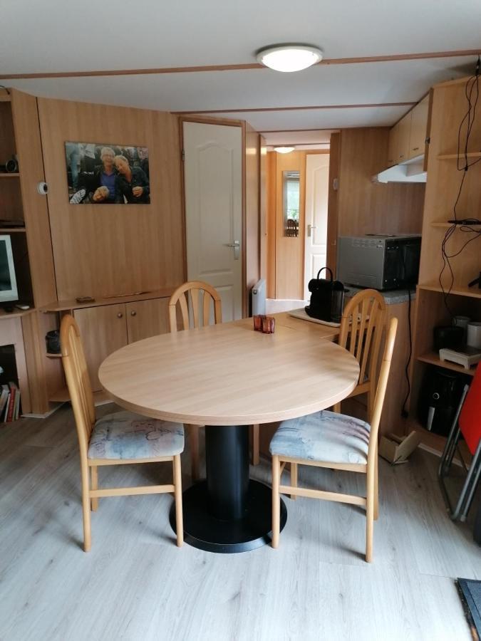 Chalet 4-6 Personen Epe F15 Van Alle Gemakken Voorzien Max Aantal Volwassen Personen Bedraagt 4 Exteriér fotografie